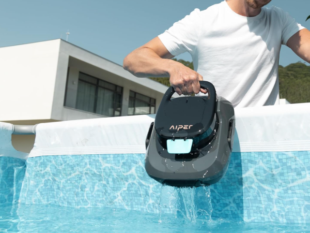 Review of the AIPER Scuba SE Robotic Pool Cleaner